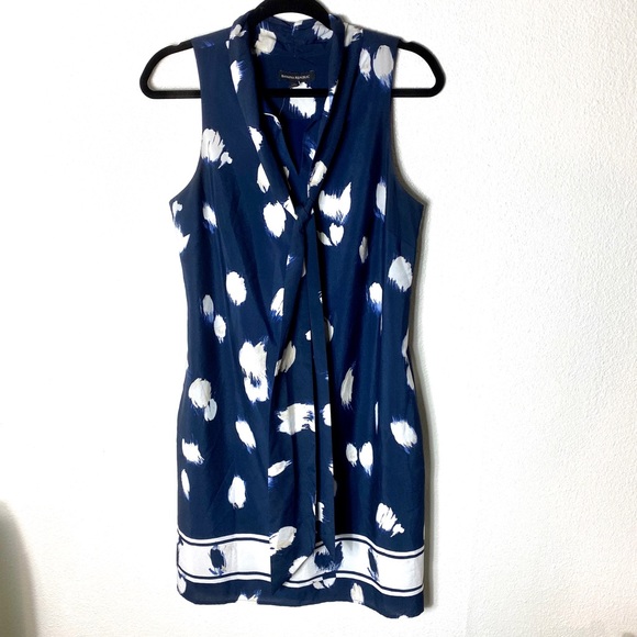 Banana Republic Dresses & Skirts - Banana Republic shift dress, ascot tie detail